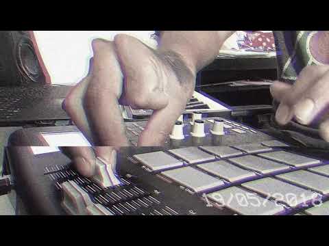 CHEMSZ - AKAI MPC TECHNO LIVE JAM
