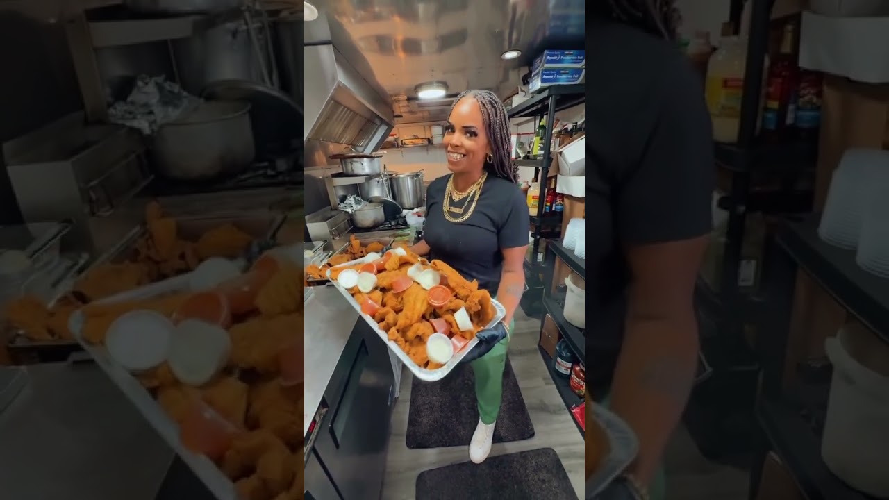 Soul-snatching Catfish!HALLELUJAH, this meal is heaven! I loveeeee soul food