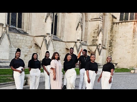 Rumbidzo Kwamuri -  Loveness Mukutirwa ft The Unveiled  (Official Music Video)