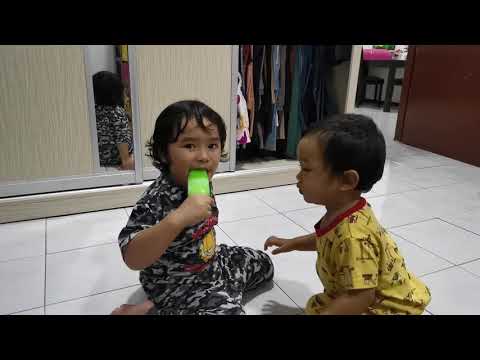 Aidil Zafry Affan Aiman - Makan Ice Cream Walls Solero Lime