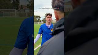 C'est pas la main c'est le coude 😒❌