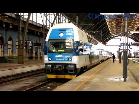 ČD 471.064+471.028 - Os8824, Praha, 12.12.2010 [najbrtí dvojka]