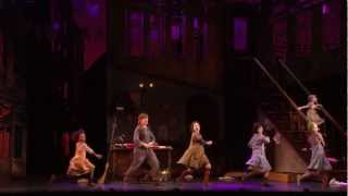 ANNIE on Broadway: You&#39;re Never Fully Dressed Without a Smile