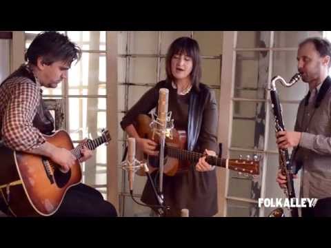 Folk Alley Sessions: Kristin Andreassen - "Daybreak"