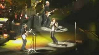 Bon Jovi - We Will Rock You &amp; Summertime (Live 2008)