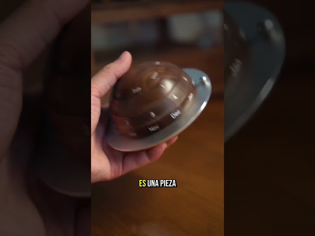 Vídeo relacionado con ALLOMN Reloj Pared, Calendario de Escritorio Creativo Calendario Bolas Magnéticas Calendario perpetuo Manual Interesante, Tres Soportes Magnéticos Estables para el Hogar Oficina Escritorio (Blanco)