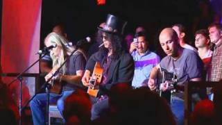 Slash, Tom Morello & Jerry Cantrell perform 