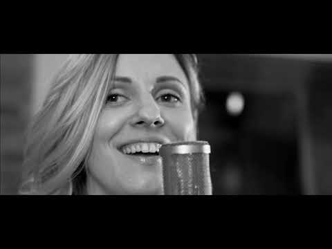 Evelīna Krama - "Par cilvēku" (Official video)
