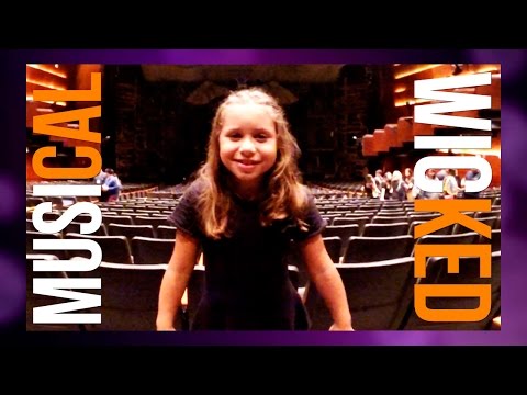 MUSICAL WICKED: A HISTÓRIA NÃO CONTADA DAS BRUXAS DE OZ - Luiza Vinco