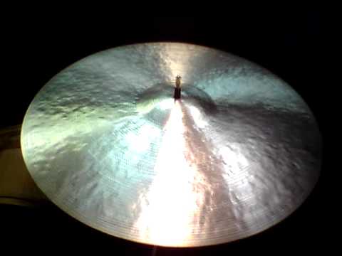 22 Kontroversial Ride, 2250g - Handcrafted cymbals by Craig Lauritsen.MOV