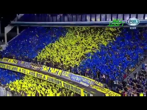Festa da torcida do Boca Júniors na entrada do time em La Bombonera no jogo contra o Cruzeiro