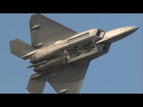 EAA AirVenture 2019 - F-22 Raptor Demonstration
