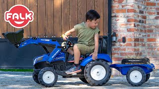 Falk Šliapací traktor 3090Y New Holland T8 elülső rakodóval és pótkocsival kék