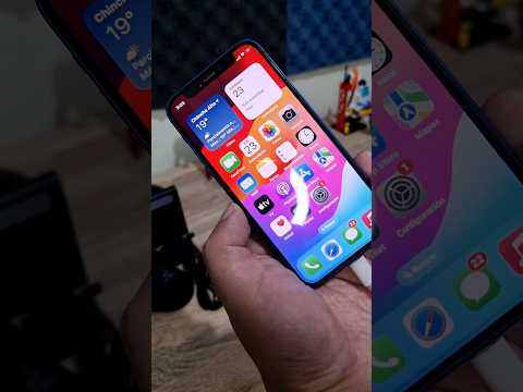 Mi iPhone había dejado de cargar y ya estaba llamando al servicio técnico cuando descubrí el fallo: polvo en el puerto