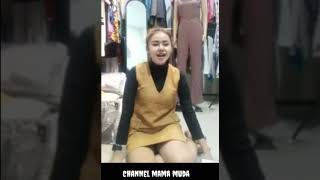 Download lagu Live Mama muda jual baju online #shorts mp3