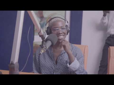 Singer Efe Keyz Wears Pyjamas To Radio Interview +Apologizes To Sugar Daddies Over Kan Dapaah’s Saga