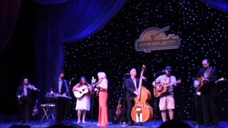 RHONDA VINCENT and the Rage/MARK WILLS @ Silver Dollar City &quot;Everything That Glitters Is Not Gold&quot;