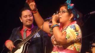 La Santa Cecilia - One