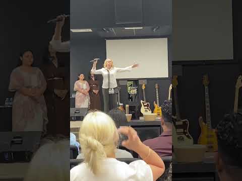 Madelaine Almanza cantante cristiana