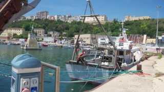 preview picture of video 'ORTONA ( CH) Parte II- Il Porto e la  Marina al Faro (Molo Nord )'