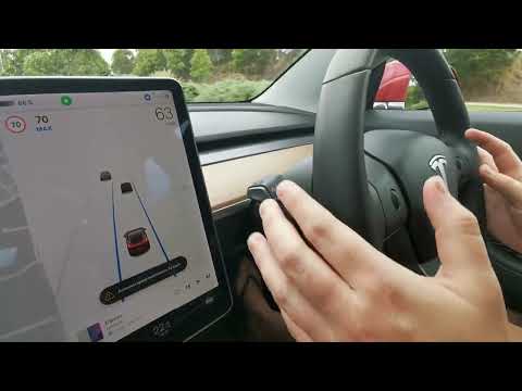 Tesla Model 3 - Automatic Lane Change using Autopilot - 2 mins