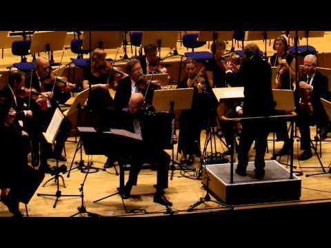 J.S. Bach Konzert d-Moll BWV 1052, 1. Satz, Akkordeon: Harald Oeler