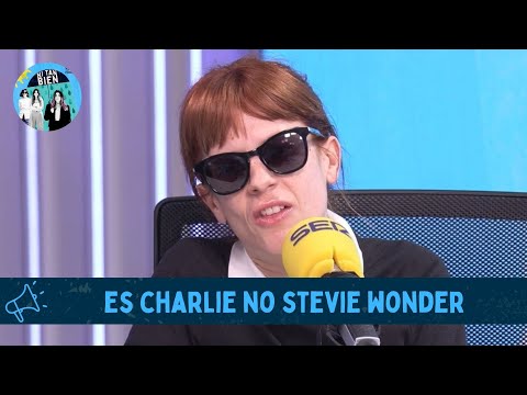 Descubre a que personaje histórico ha conocido Charlie Pee | NI TAN BIEN