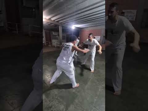 família nagô capoeira contra mestre Blindado Iporá Goiás .  tô chegando....  Ligeirinho jangada.