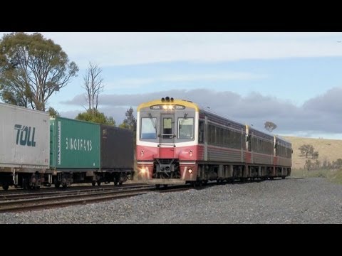 Passenger Train Chases Freight Train - PoathTV Australian Railways, Railroads & Trains