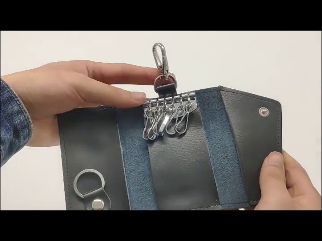 Vídeo relacionado con COYUN 2pcs funda para llaves de piel sintética,Llavero Batman, funda para llaves de piel sintética de Batman, llavero de murciélago, llavero de cuero para coche, organizador de llaves, negro