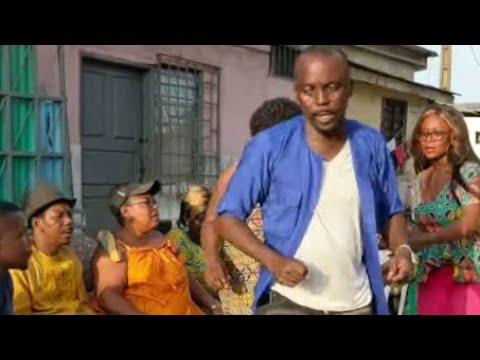 kritikos vient doté la fille de Mami ton et Casserol - LES 1000 PROBLEMES DE KRITIKOS 20