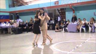Rebecca O´Laoire y Nany Peralta bailando el tango ESTE ES TU TANGO en la Milonga EL PISOTON