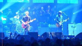Noel Gallagher - (I Wanna Live In A Dream In My) Record Machine - Manchester Arena