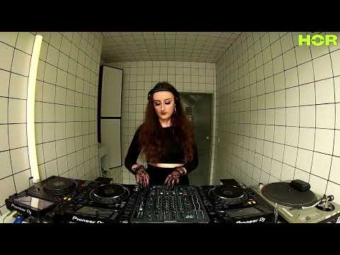 Kim Valmount / May 18 / 5pm-6pm