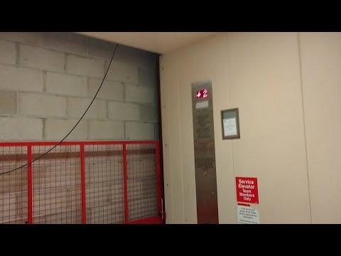 EPIC MOTOR! MEI Hydraulic Freight Elevator At Target State Street Chicago, Illinois