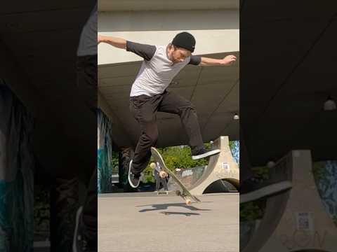 How to Tre Flip in Under a Minute | Tactics #skateboarding #tricktips #treflip