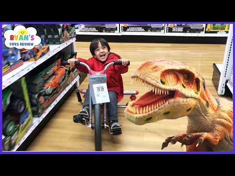 TOYS HUNT at Toys R Us Ryan ToysReview! Giant Life Size Dinosaur kids toy store! Family Fun Trip