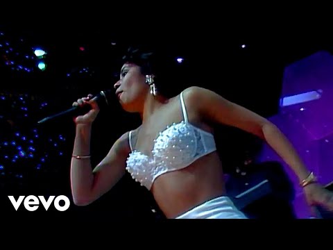 Selena - La Carcacha (Live From Astrodome 1994)