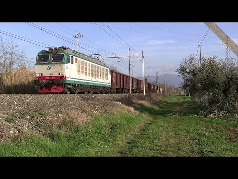 E.652.127 in transito presso Fara Sabina - E.652.127 running near Fara Sabina