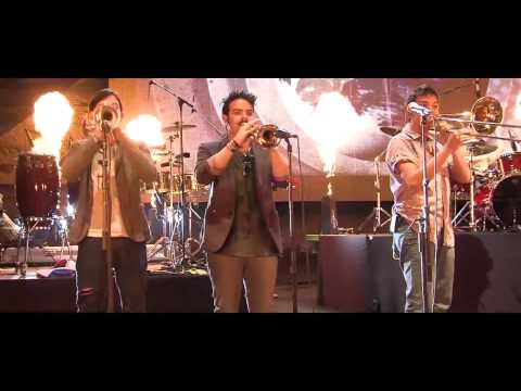 Percance - Gira el Mundo (En Vivo - DVD 10 Años Vivos)