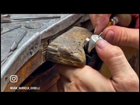 Tecnica Orafa: incisione a bulino. #artigianatoitaliano