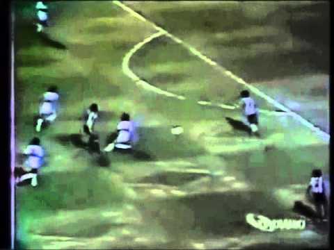 Gol do Ceará no goleiro Ado do Ferroviário - 1980