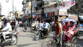 preview picture of video 'Kutub khana traffic in Bareilly, INDIA'