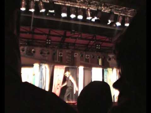 Antonio Rezza - Pitecus - Piazza Farnese - Roma 19-03-2006 - parte 1