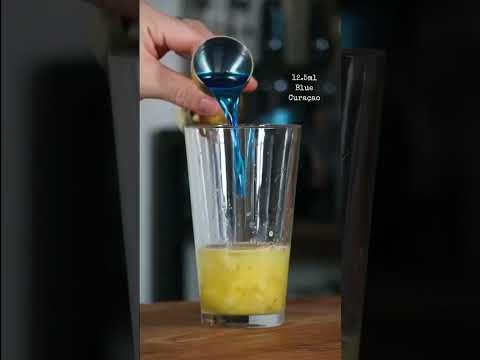 🥭Blue Mango Smash🥭 The Cocktail Society #cocktail #vodka  #thecocktailsociety#16