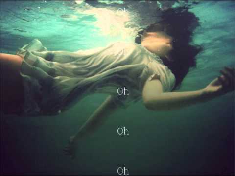 Ellie Goulding - Dead In The Water Lyrics