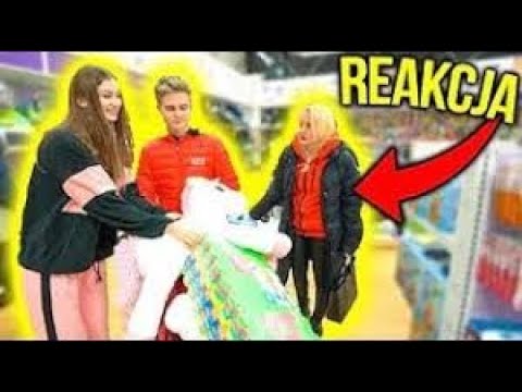 KAROLINA JEST W CIĄŻY