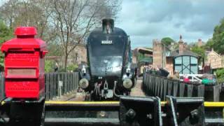 preview picture of video 'NYMR Steam Gala Sir Nigel Gresley 60007 Light Engine at Pickering'
