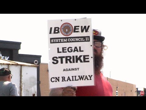 CN Rail workers continue to hit the picket line  - TBNewsWatch.com