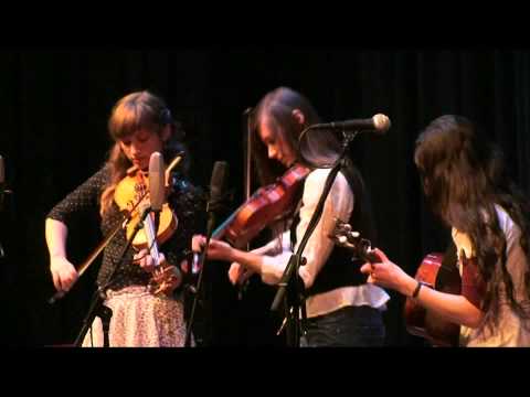 CALLIOPE : Tashina Clarridge, Emily Mann, and Amy performing at The Freight + Salvage